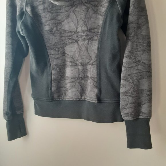 lululemon Scuba Hoodie Black Grey Geometric Leaf Feather Pattern Size 4 - Picture 8 of 14